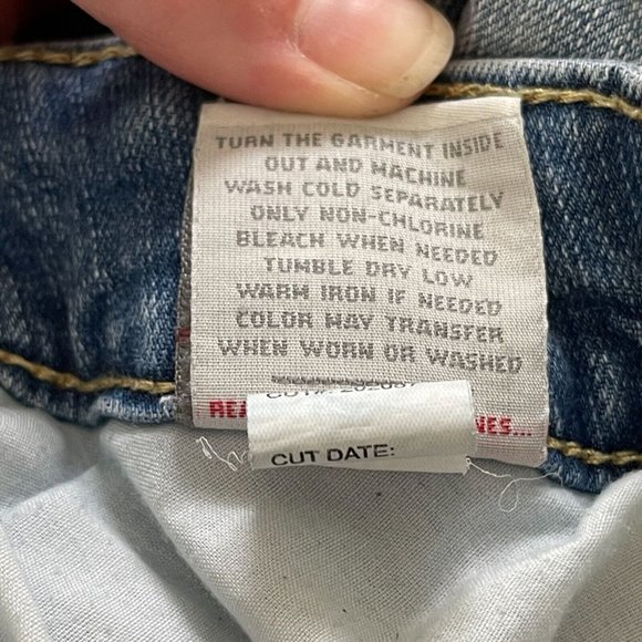 Torrid Boyfriend Stretch Mid-Rise Rip & Repair Jeans Plus 20 R Whiskers Stitched - Picture 14 of 16